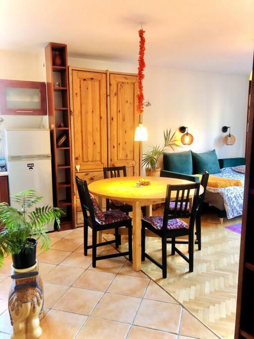 Feel Like Home In ורשה מראה חיצוני תמונה